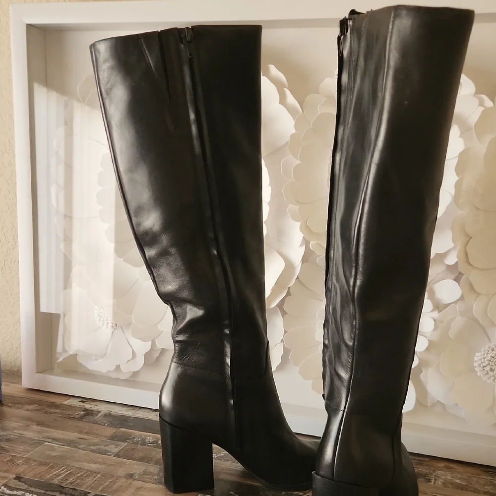 Nine West Black Knee High Boots with Sleek Silhouette - Picture 3 of 5